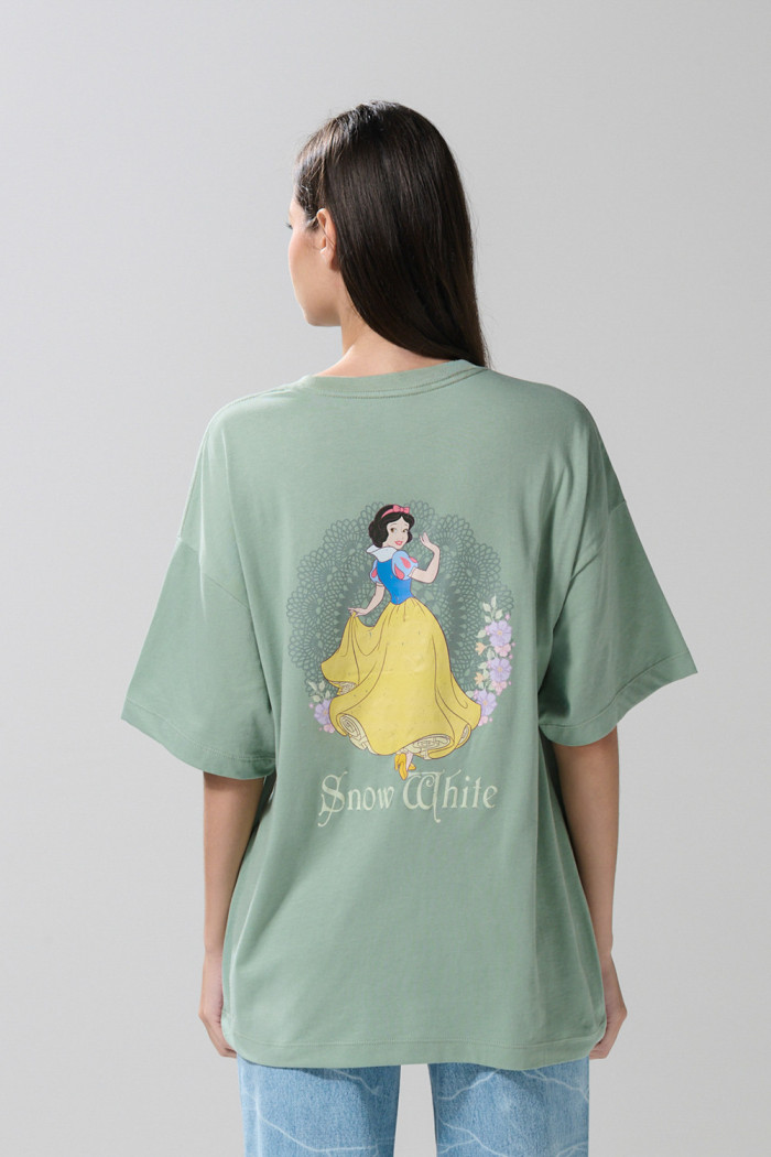 Camiseta oversize verde manga corta de Blanca Nieves