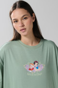 Camiseta oversize verde manga corta de Blanca Nieves