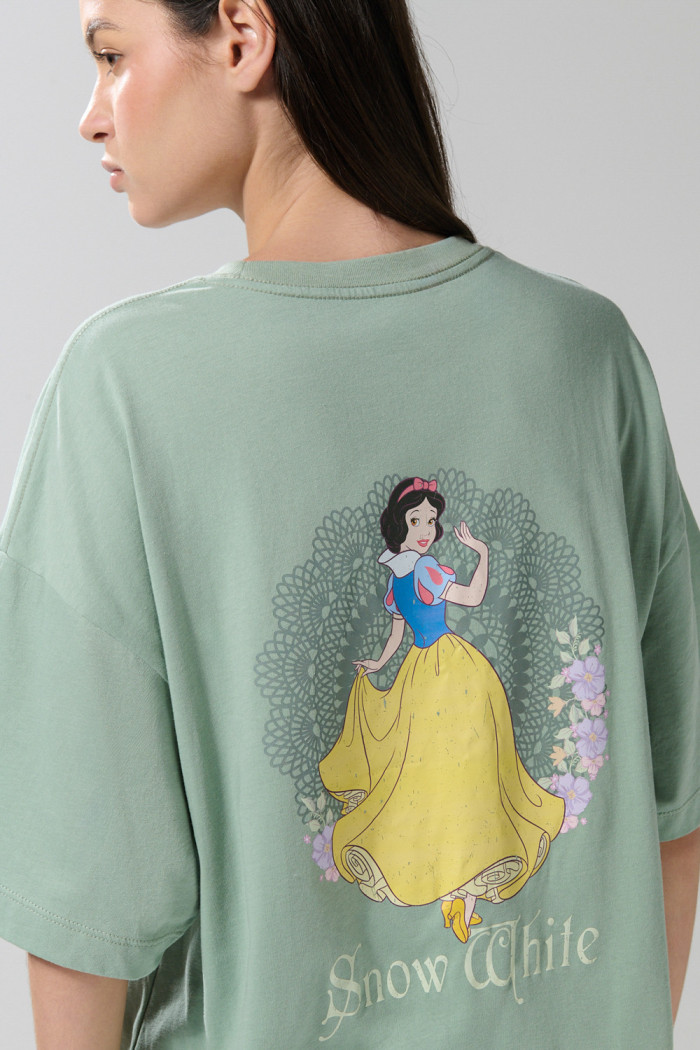 Camiseta oversize verde manga corta de Blanca Nieves
