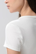 Camiseta unicolor con cuello redondo y ajuste ceñido