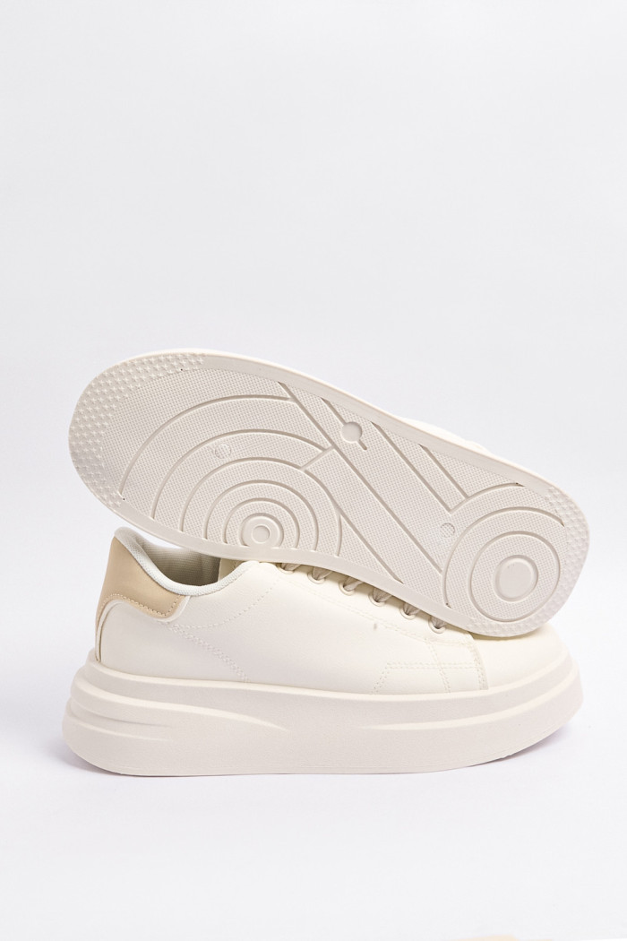 Tenis unicolores de plataforma con talones en contraste