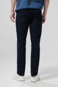 Jean tiro bajo straight leg azul intenso con bota recta