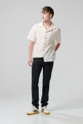 Jean tiro bajo slim gris oscuro con bolsillos funcionales