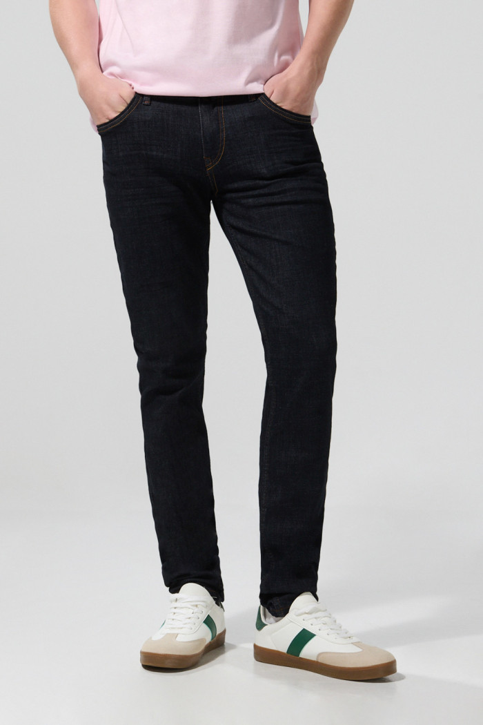 Jean skinny azul intenso ajustado con tiro bajo y costuras