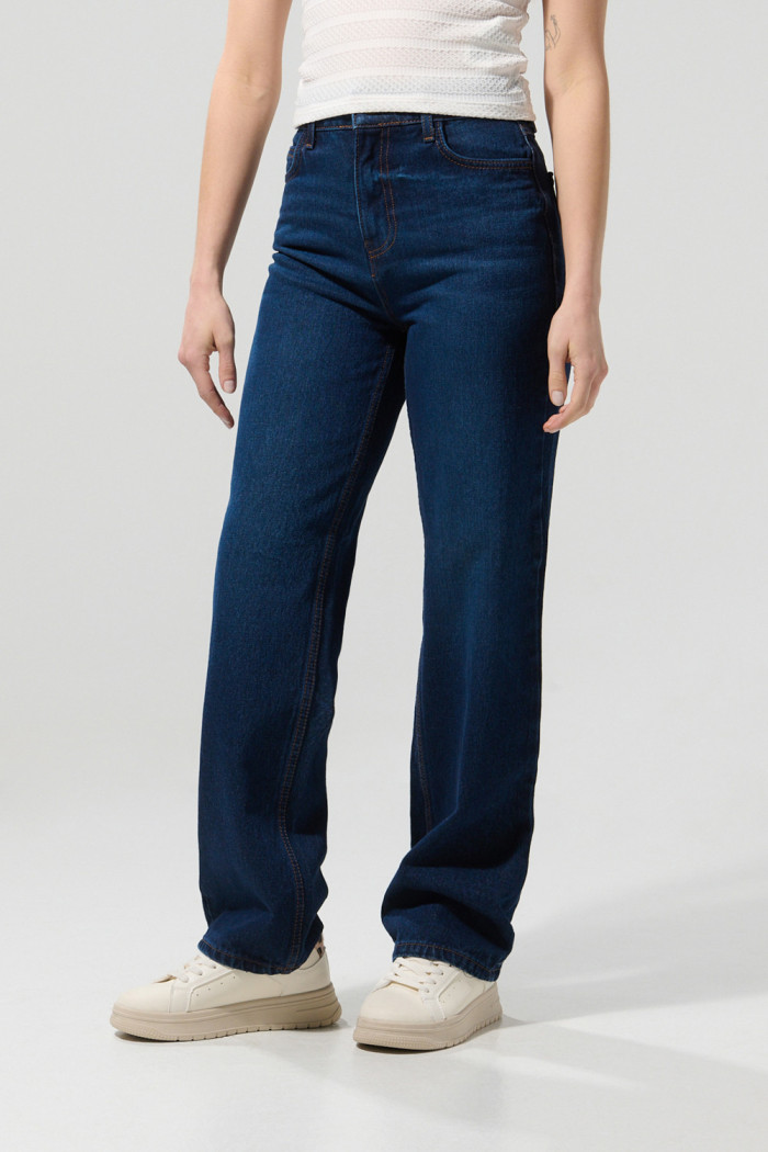 Jean 90´S tiro alto azul oscuro con bota recta y 5 bolsillos