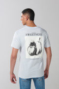 Camiseta cuello redondo azul clara con diseño de frutas