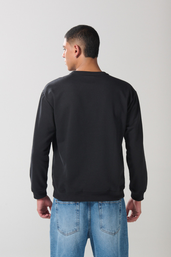 Buzo cuello redondo negro con diseño de South Park