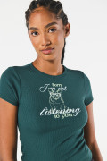 Camiseta en rib unicolor con arte de animalito y manga corta