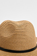 Sombrero fedora kaki oscuro con lazo decorativo negro