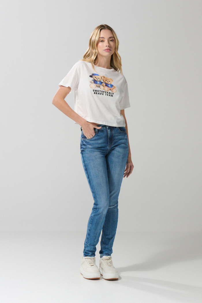 Camiseta crop top unicolor con diseño de animalito