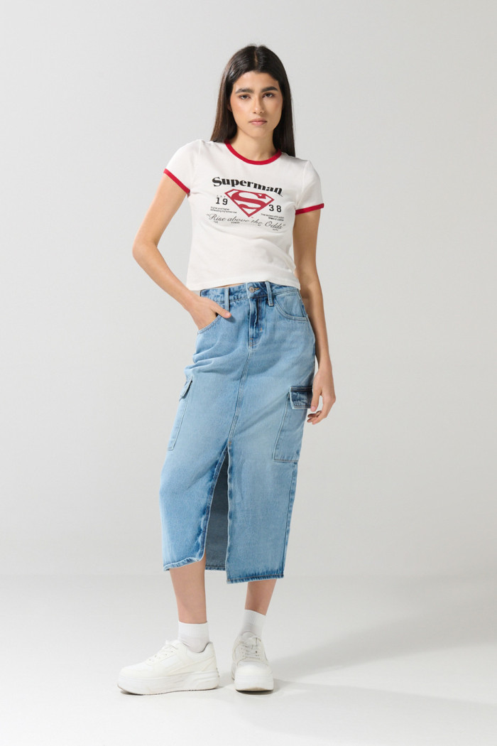Camiseta de Superman crema con manga corta y contrastes