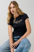 Camiseta college azul intensa manga corta con texturas