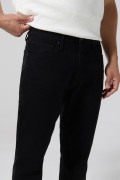 Jean straight leg tiro bajo negro con bota recta