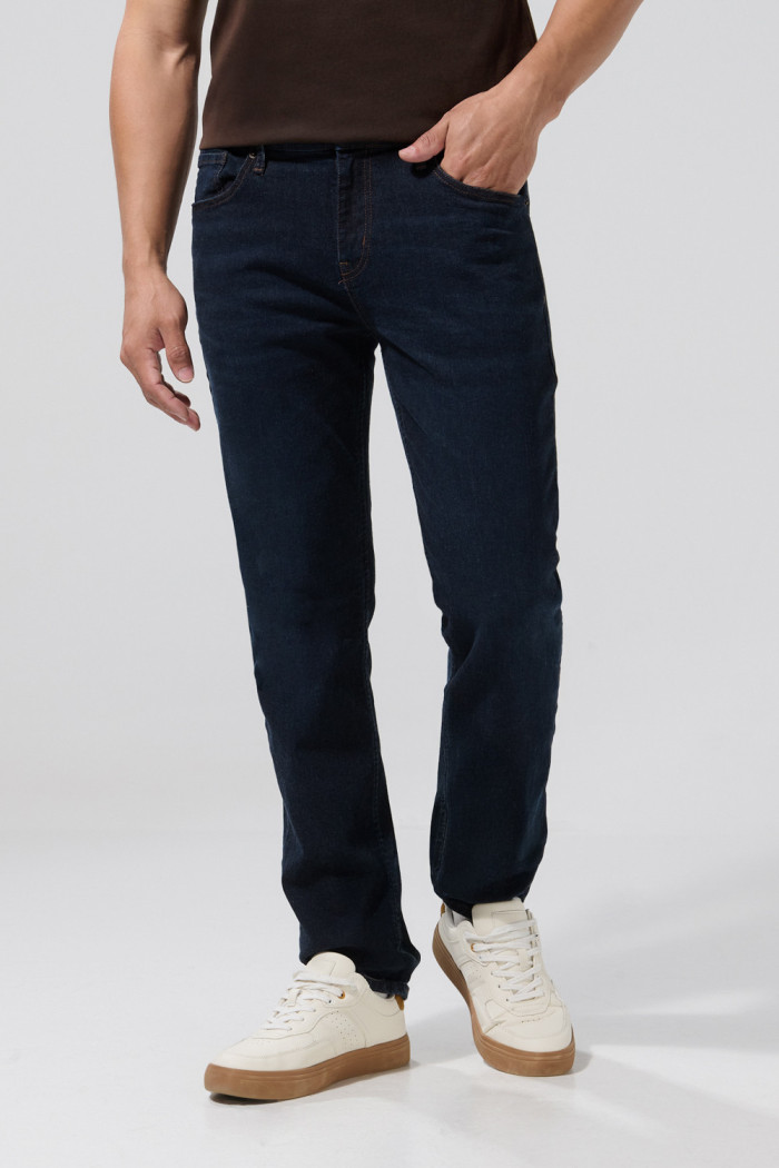 Jean tiro bajo slim azul intenso con cremallera