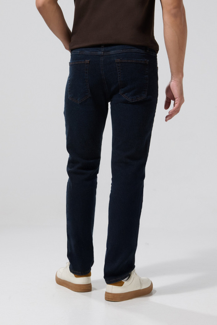 Jean tiro bajo slim azul intenso con cremallera