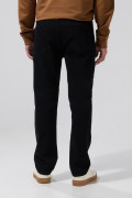 Jean bota recta straight leg negro con tiro bajo y bolsillos