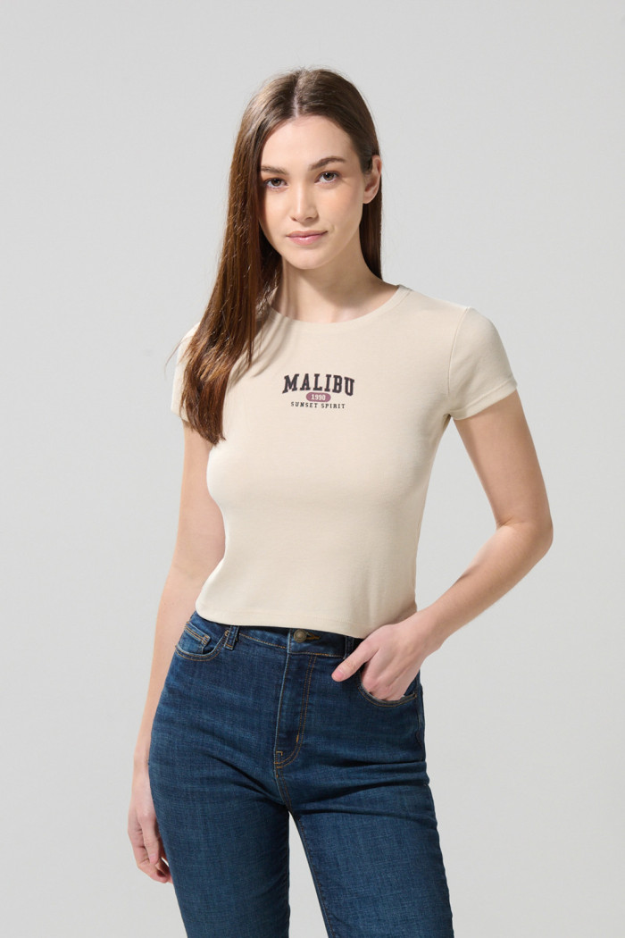 Camiseta kaki acanalada manga corta con diseño college
