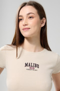 Camiseta kaki acanalada manga corta con diseño college