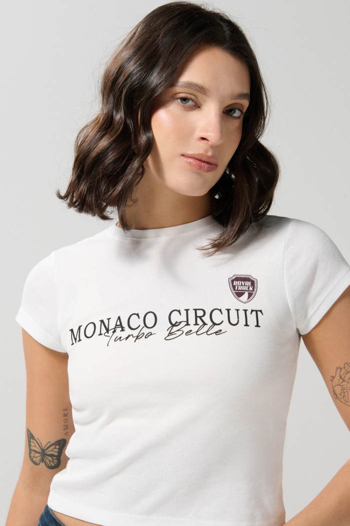 Camiseta crema acanalada con cuello redondo y arte college