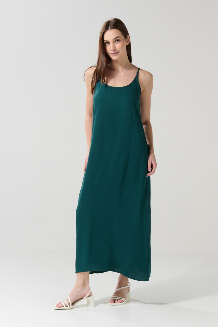Vestido largo verde oscuro con manga sisa y tiras delgadas