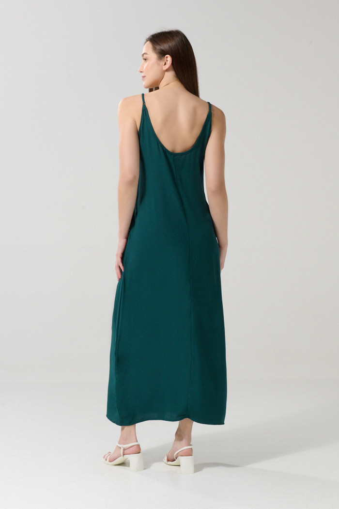Vestido largo verde oscuro con manga sisa y tiras delgadas