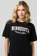Camiseta en algodón college negra con manga corta
