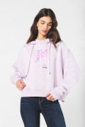Buzo lila oversize con capota y diseños de Bob Esponja