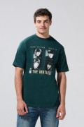 Camiseta cuello redondo verde con diseño de The Beatles