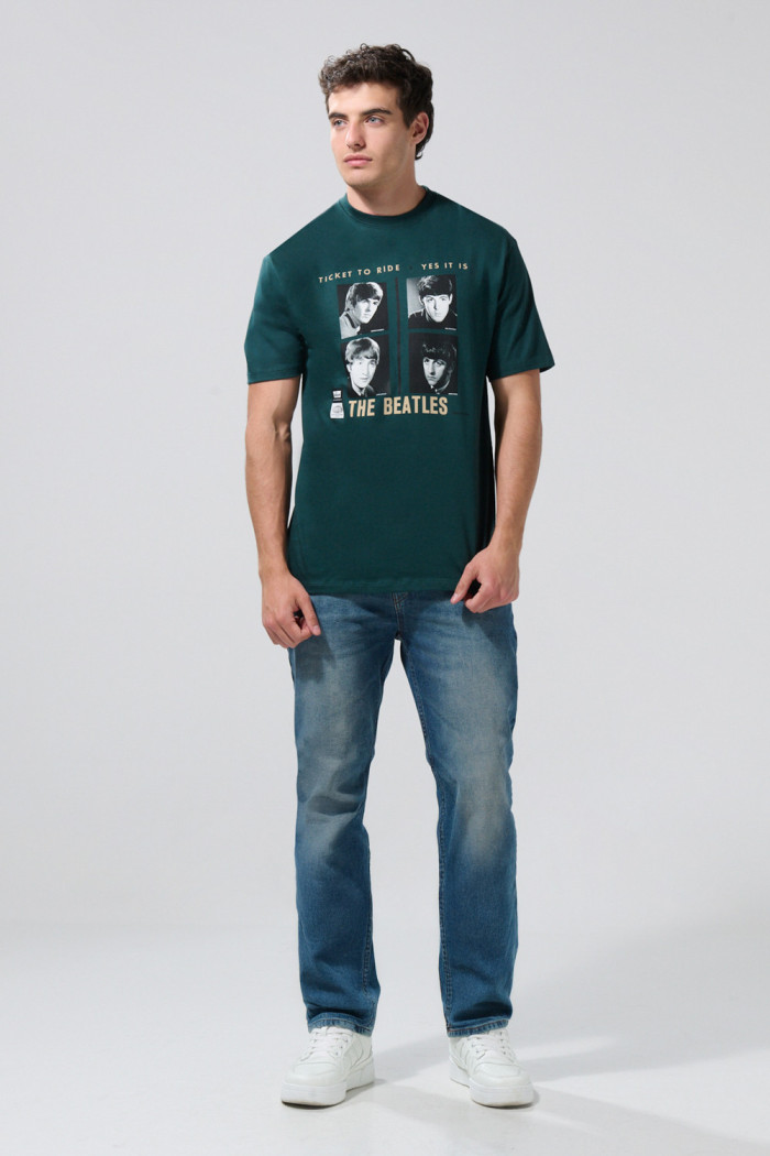 Camiseta cuello redondo verde con diseño de The Beatles