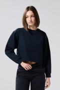 Buzo azul intenso crop top con cuello redondo