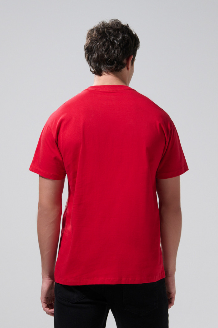 Camiseta roja intensa de Coca-Cola cuello redondo 
