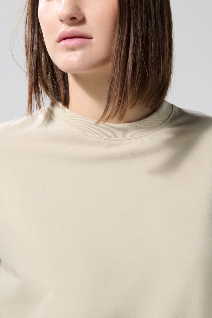 Buzo cuello redondo perchado unicolor oversize