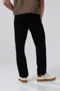 Jean 90´S negro bota recta con tiro bajo y bolsillos