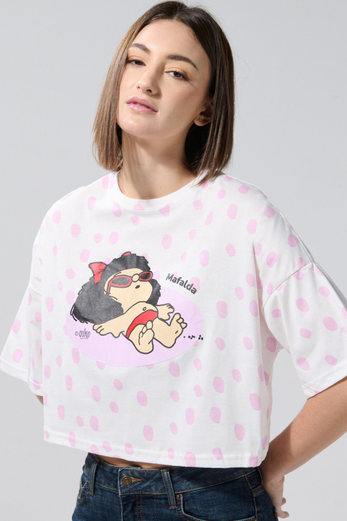 Camiseta oversize crop top crema con arte de Mafalda