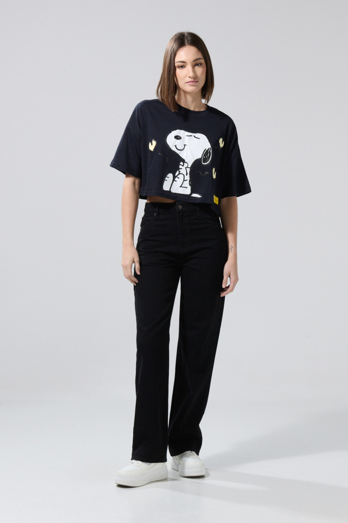 Camiseta oversize crop top azul con diseño de Snoopy