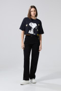 Camiseta oversize crop top azul con diseño de Snoopy