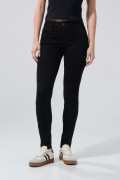 Jean push up con tiro alto negro, bolsillos y realce