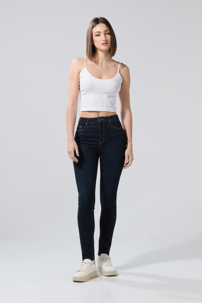 Jean tiro súper alto jegging azul intenso con ajuste ceñido