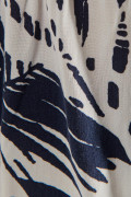 Vestido corto azul estampado con botones y cuello bandeja