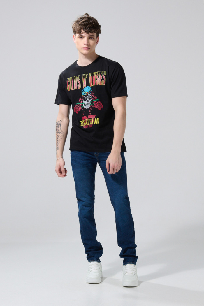 Camiseta negra manga corta con diseño de Guns N´ Roses