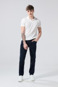 Jean tiro bajo azul intenso slim con costuras en contraste