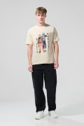 Camiseta de Naruto kaki clara con cuello redondo