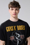 Camiseta de Guns N´ Roses negra oversize con manga corta