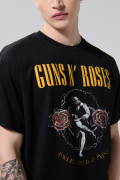 Camiseta de Guns N´ Roses negra oversize con manga corta
