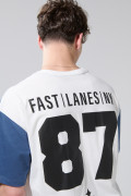 Camiseta cuello V college crema con corte azul