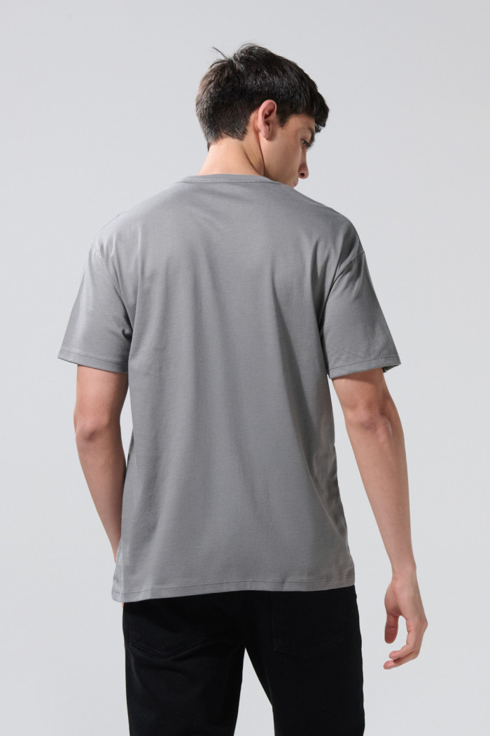 Camiseta manga corta gris con diseño de Death Note
