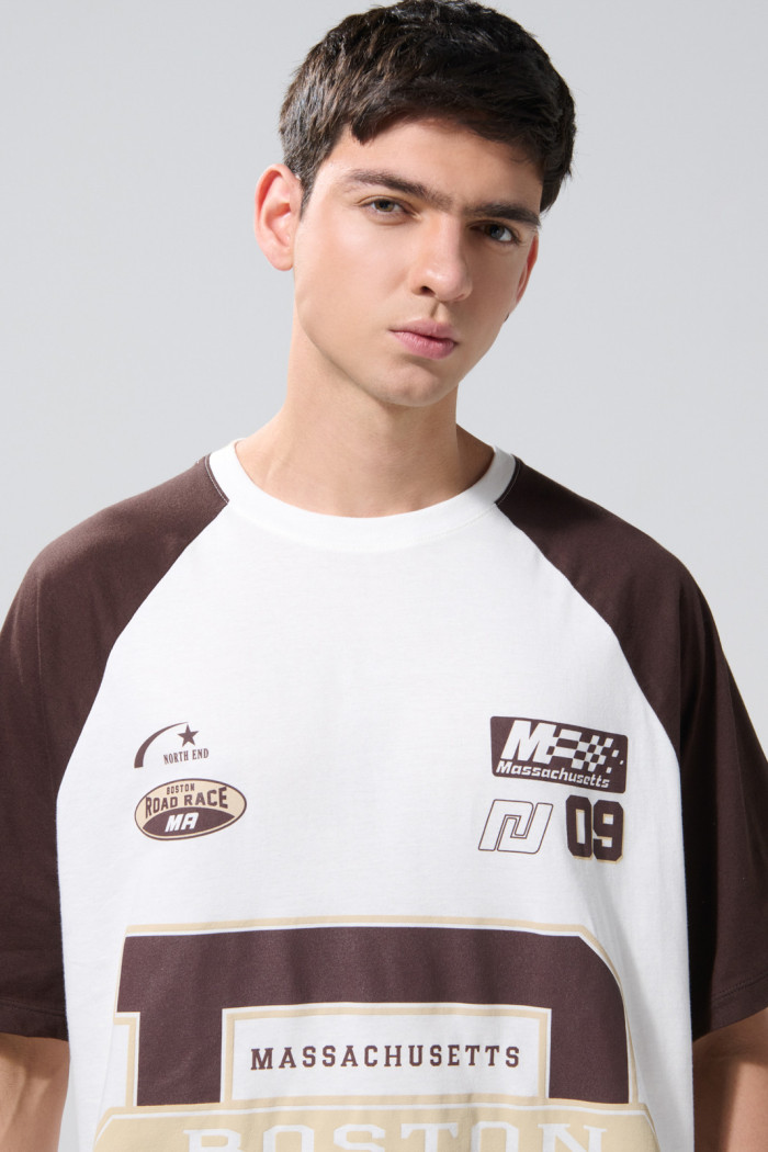 Camiseta manga ranglan crema oversize college