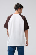 Camiseta manga ranglan crema oversize college