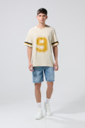 Camiseta cuello V oversize kaki con diseño college