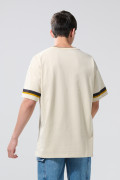 Camiseta cuello V oversize kaki con diseño college